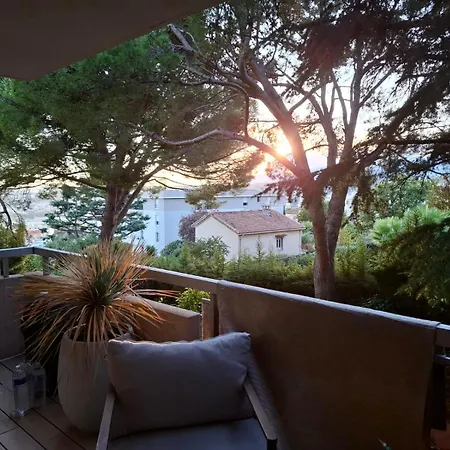 Charmant 2 Pieces Avec Piscine *